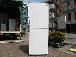 リサイクルショップ　神戸 でシャープ冷蔵庫SJ-PD28E-1の販売